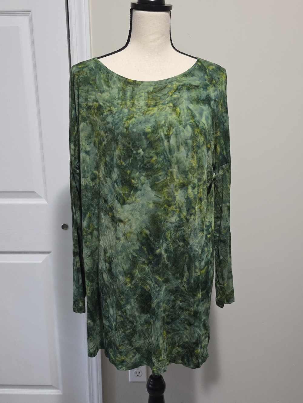 Hands To Hearts Long Sleeve Abstract Tie Dye Tunic, Shirt, Top Green S/M